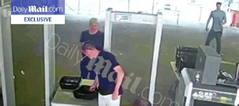 Rio Olympics 2016: Ryan Lochte’s alleged robbery debacle, explained | Vox