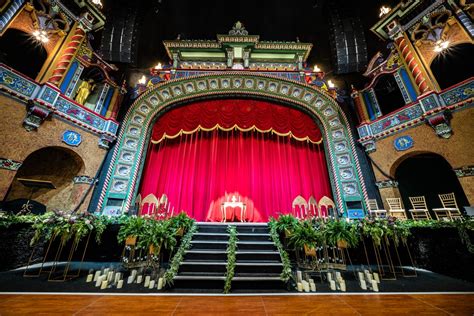 Take A Tour Of Kansas Citys Historic Theaters Dating Back More Than A Century Kcur Kansas