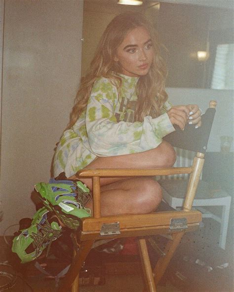 💚 : r/SabrinaCarpenter