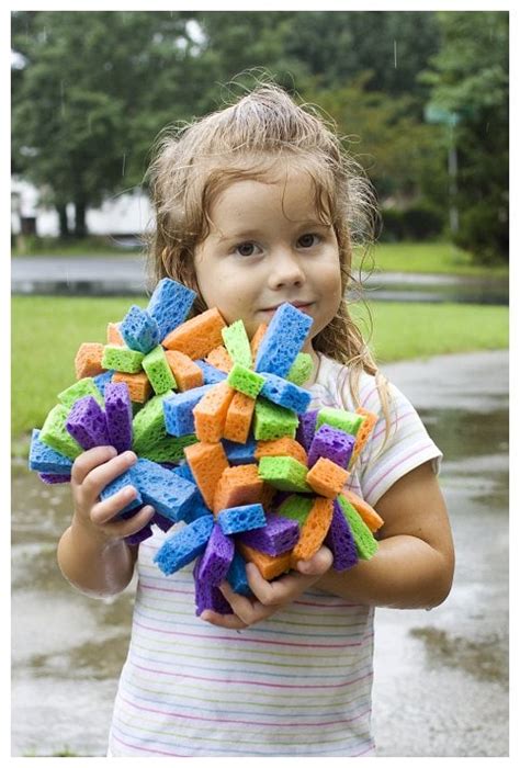 Splish Splashing Fun with Sponge Bombs {Tutorial} - Living Well Mom