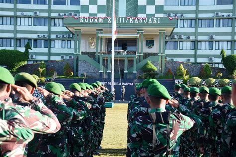 Upacara HUT Ke 77 Kemerdekaan RI Di Makodam XVIII Kasuari Berlangsung