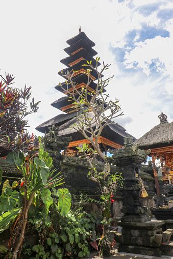Atap Tradisional Bali Di Kompleks Pura Penataran Agung Besakih Pura