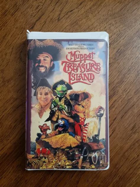 Muppet Treasure Island Clamshell Vhs Tape Walt Disney Jim Henson Video