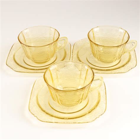 Yellow Depression Glass Dinnerware Ebth