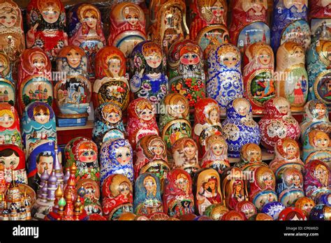 babushka Russian souvenirs Stock Photo - Alamy