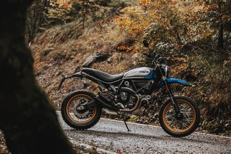 Triumph Scrambler Xe Vs Desert Sled Reviewmotors Co