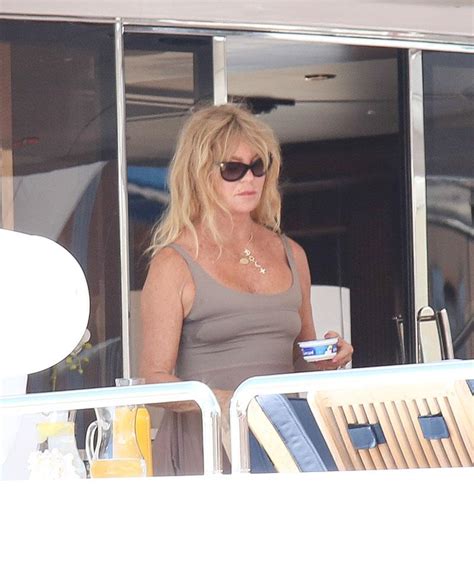 Sexy At 70 Goldie Hawn Is Dripping Wet In Hawaii