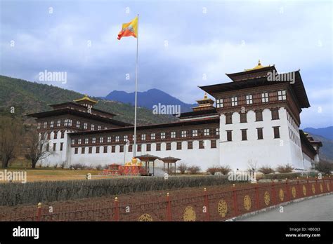 Tashichho Dzong in Thimphu Stock Photo - Alamy