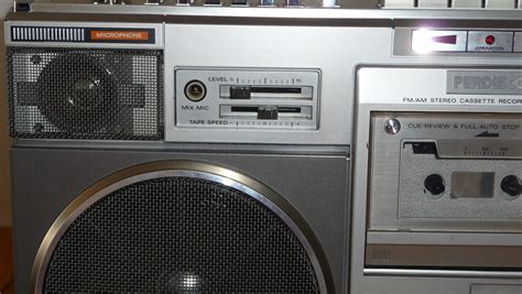 Hitachi Trk 8280 Radio Cassette Boombox Ghettoblaster