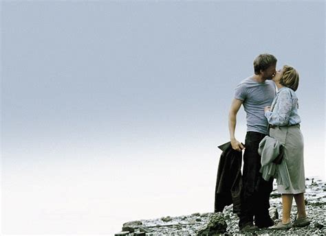 8 Hot Sexy Anne Reid Bikini Pics