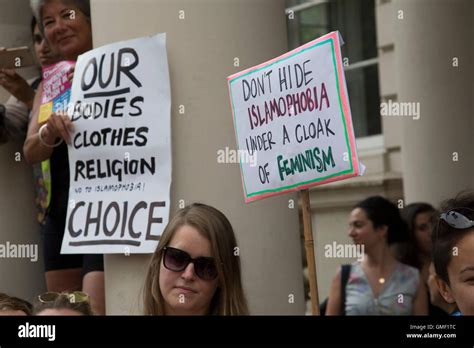 Burkini ban fotografías e imágenes de alta resolución Alamy