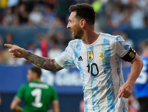 Argentina Golea 5 0 A Estonia Con Cinco Goles De Lionel Messi