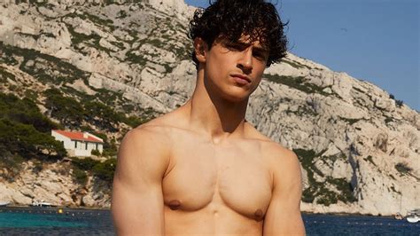 Qui Sont Les 12 Mannequins Homme Les Plus Sexy De La Saison Vogue