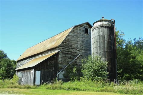 Wooden Silo By Deborah Benoit Old Barns Silos Farms Living