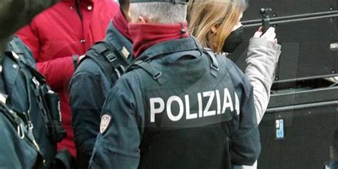 Cosenza Coppia Di Anziani Maltrattata Dalla Badante Arrestata Una