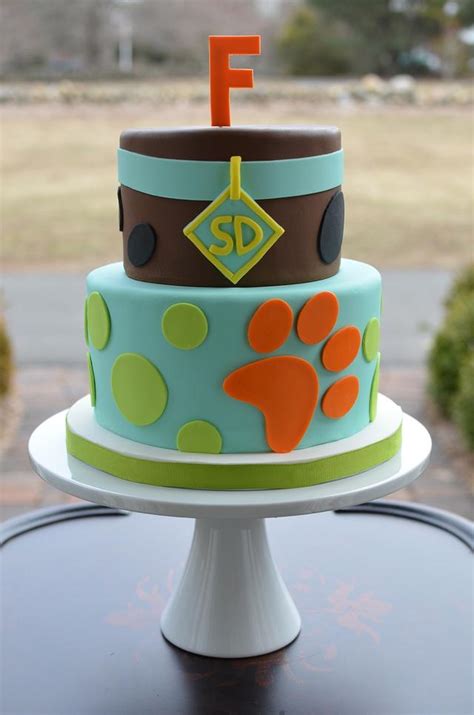 Scooby Doo Cake - Decorated Cake by Elisabeth Palatiello - CakesDecor