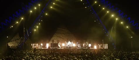 Red Hot Chili Peppers Vê aqui na íntegra o concerto histórico nas Pirâmides do Egipto Arte Sonora