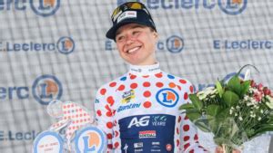 Tour De France Femmes Justine Ghekiere S Impose Au Grand Bornand