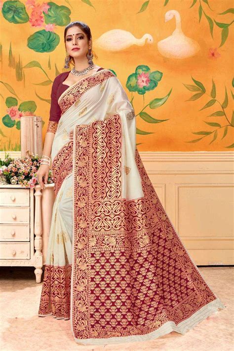 Top Traditional Wedding Sarees That Are Fervently Desired By Modern