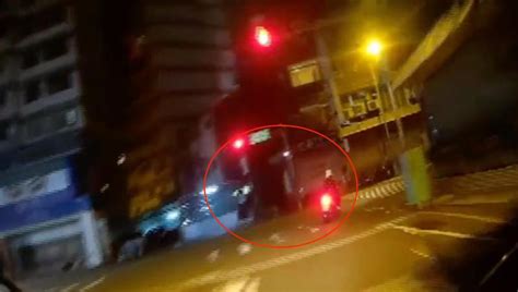 影／台中男酒駕闖紅燈警目擊酒測不囉嗦「做錯要負責任」 法律前線 社會 聯合新聞網