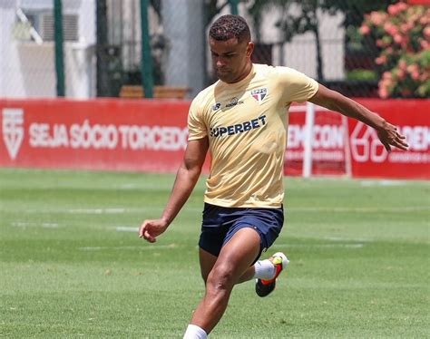 Escalação do São Paulo Alisson Carpini comanda último treino e