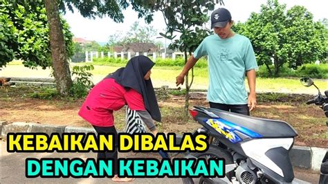 Ketika Seorang Kaya Raya Yang Baik Hati Menolong Seorang Pemulung Di