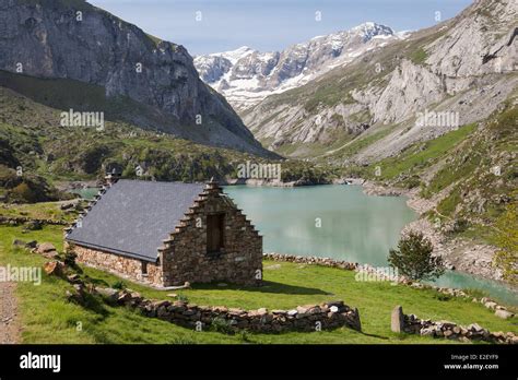 France Hautes Pyr N Es Font Romeu Cirque D Estaube Lac Des