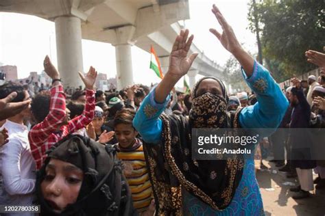 Seelampur Delhi Metro Photos And Premium High Res Pictures Getty Images