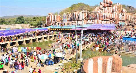 Devotees Throng Edupayala Temple On The Eve Of Maga Amavasya Telangana