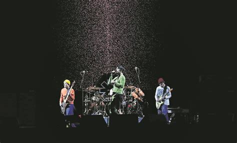 Red Hot Chili Peppers Ponen Picante E Irreverente El Vive