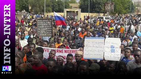 Niger Des Milliers De Partisans Des Militaires Ayant Pris Le Pouvoir