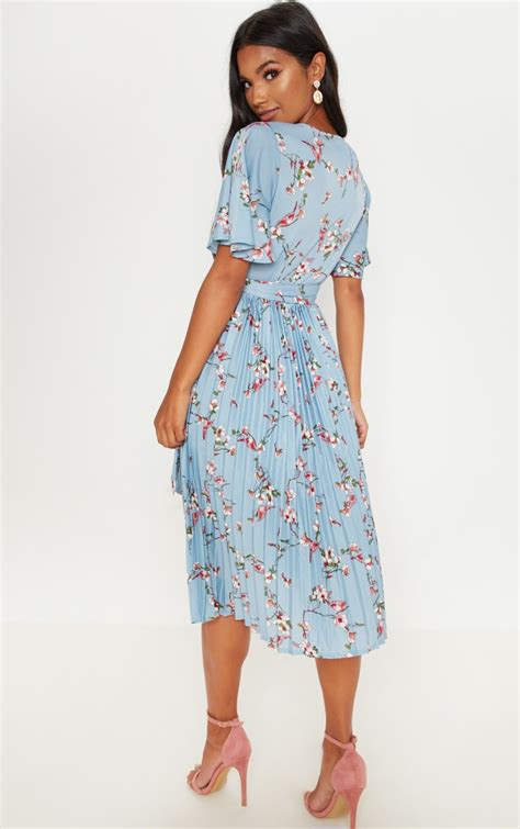 Dusty Blue Floral Pleated Midi Dress | PrettyLittleThing QA