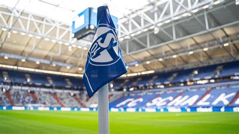 Geldsorgen Schalke Plant Gr Ndung Einer Genossenschaft