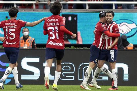 Chivas Logra Primer Triunfo Con Fernando Gago