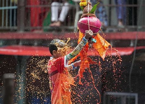 Janmashtami 2023 Dahi Handi To Decked Up Temples India Douses In Colours Of Krishna