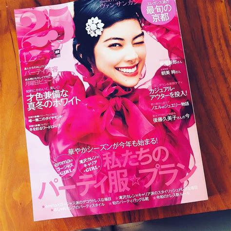 Chiharuさんのインスタグラム写真 Chiharuinstagram「明日発売の「ヴァンサンカン12月号」 週初めのキレイで