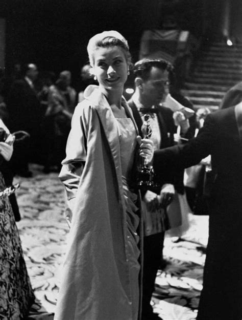 Stunning Photos Of Grace Kelly After Winning An Oscar At The 27th