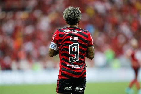 Flamengo Decide Iniciar Conversas Para Renovar Gabigol Somente Em