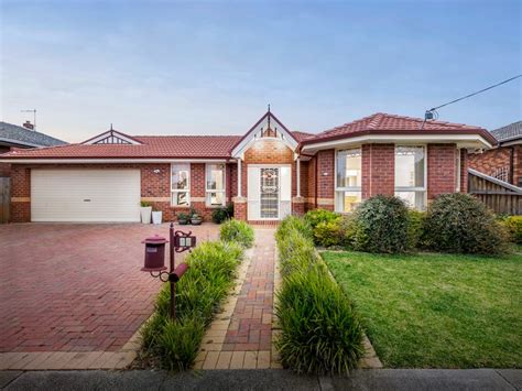 18 Erskine Court Greenvale Vic 3059 Property Details