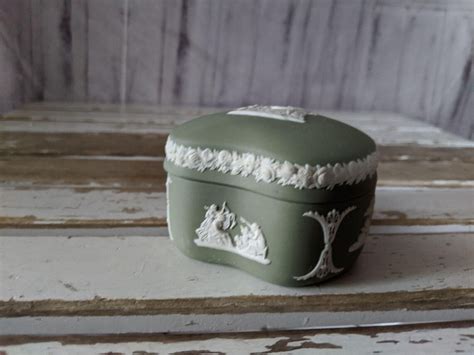 Wedgwood Circular Trinket Box Lided Cherub Green Jasperware Etsy