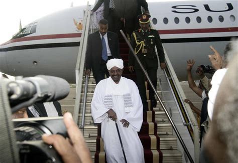 Sudan S Omar Al Bashir To Visit Qatar As Protests Against Him Grow Middle East Eye