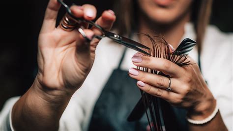 Hukum Potong Rambut Saat Haid Menurut Islam Apakah Boleh