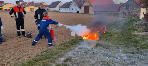 Übung der Jugendfeuerwehr Feuerwehr Schnackenwerth