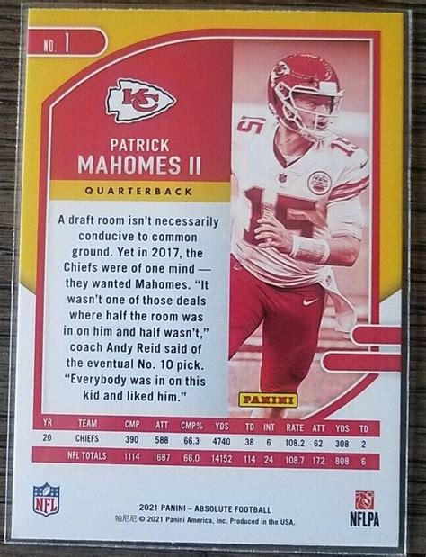 2021 Absolute Football PATRICK MAHOMES GREEN FOIL INSERT NO 1 KANSAS