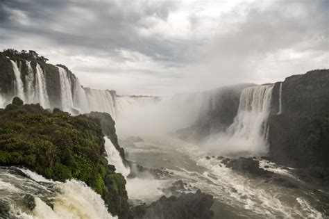 Cataratas Del Iguaz En El Lado Brasile O De Am Rica Del Sur Foto Premium