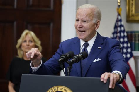 Massaker An Grundschule In Texas Biden Fordert Konsequenzen