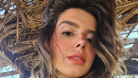 Giovanna Lancellotti Encanta Seguidores Foto Em Meio Natureza