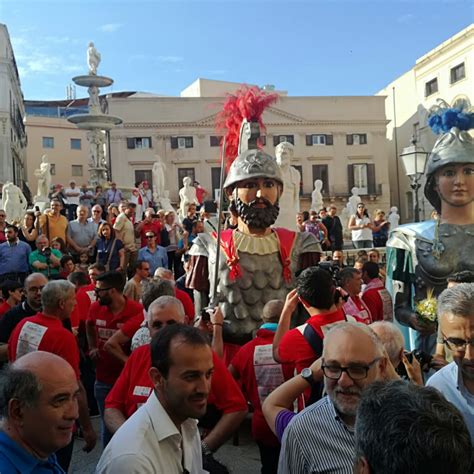 Danze sfilate e bande a Palermo è iniziato il 394 Festino di Santa