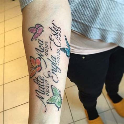 Four Names Tattoo With Butterflies çoklu Isim Dövmesi Kelebekli Aile