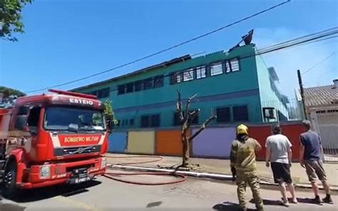 Incêndio atinge escola municipal no Vale do Sinos